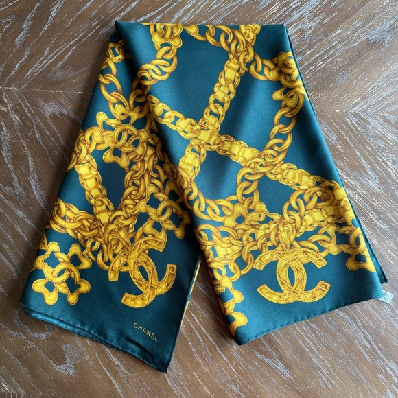 Authentic Chanel Scarf - Picture 10 of 10